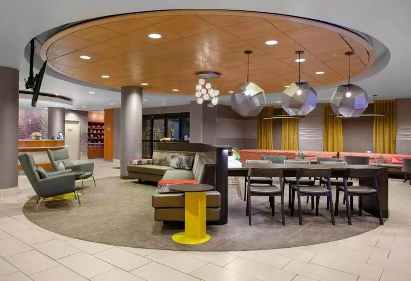 호텔 Springhill Suites Cincinnati North Forest Park