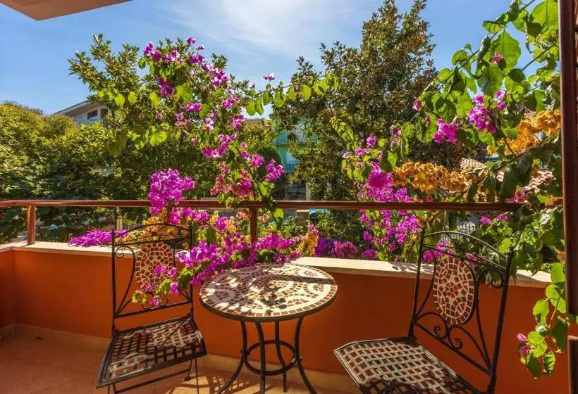 Apartments Villa Mavero