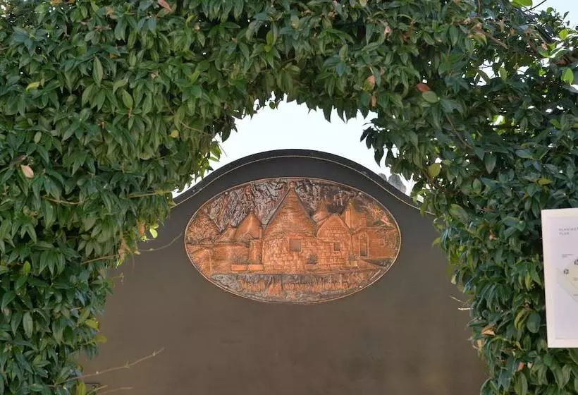 تختخواب و صبحانه I Trulli Del Nonno Michele