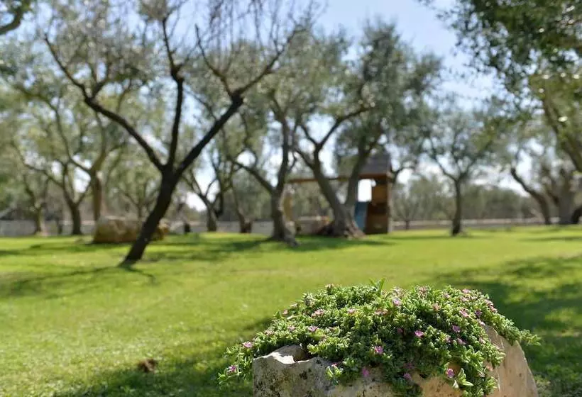 تختخواب و صبحانه I Trulli Del Nonno Michele