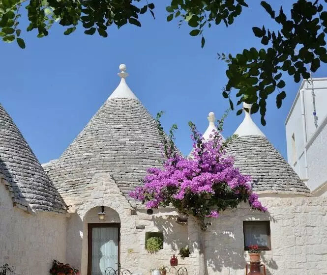 تختخواب و صبحانه I Trulli Del Nonno Michele
