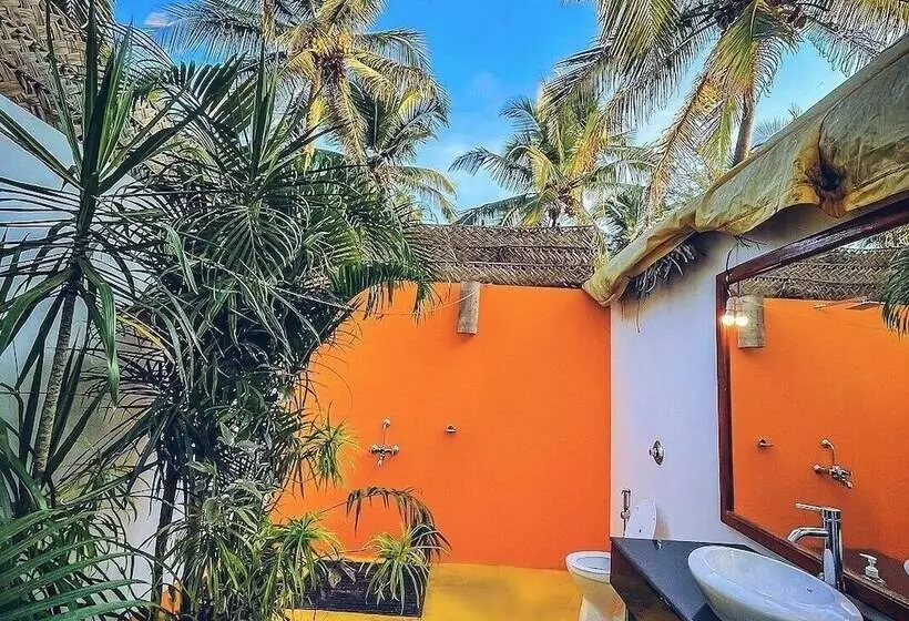 Hotelli Mariposa Beach Grove