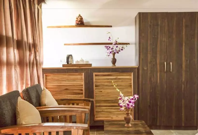 Hotelli Mariposa Beach Grove