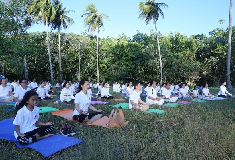 Koh Rong Love Resort   Hostel