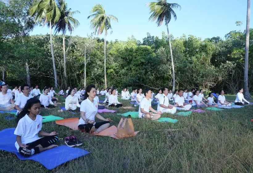 Koh Rong Love Resort   Hostel