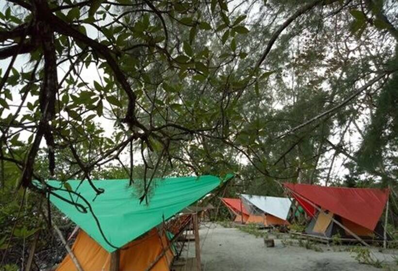 Koh Rong Love Resort   Hostel