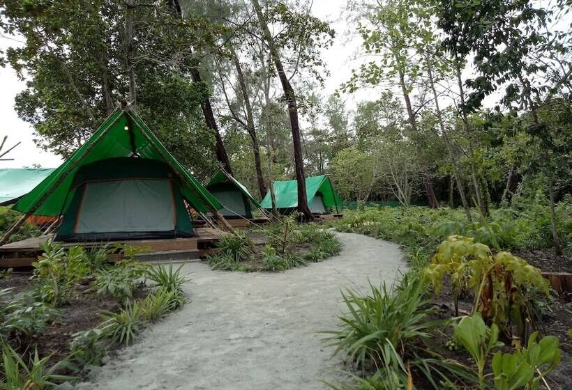 Koh Rong Love Resort   Hostel