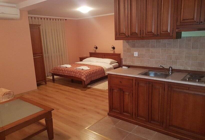 پانسیون Motel Monako