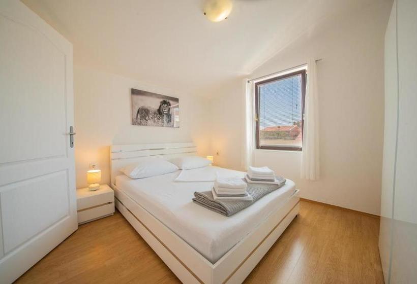 Villa Karmen   Poolhouse