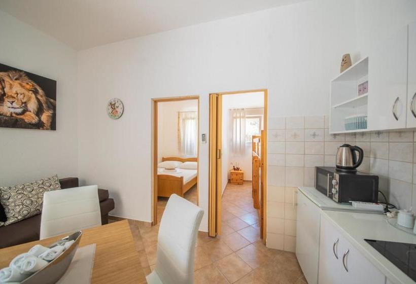 Villa Karmen   Poolhouse