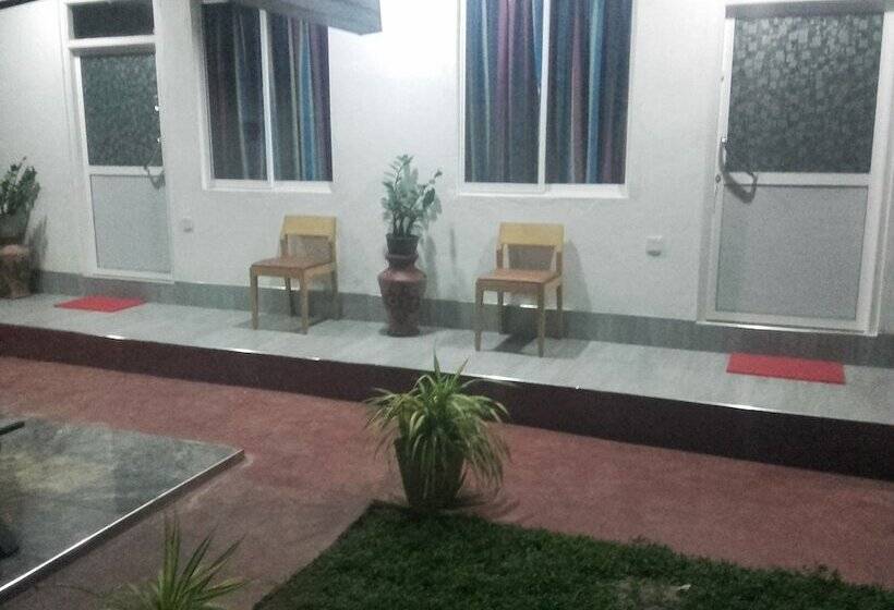 Bed and Breakfast Araliya White House