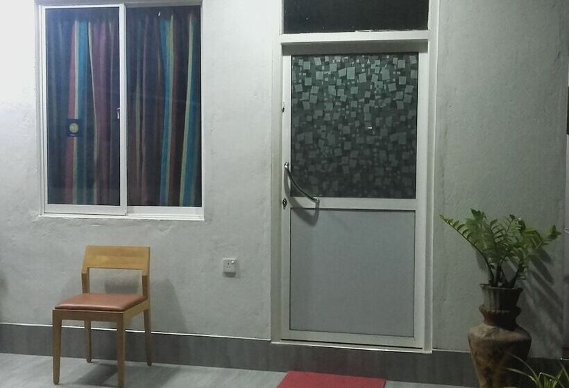 Bed and Breakfast Araliya White House