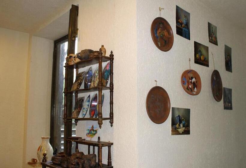 تختخواب و صبحانه Master S House Dayan