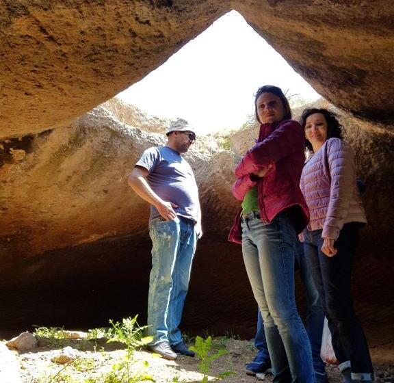 تختخواب و صبحانه Master S House Dayan