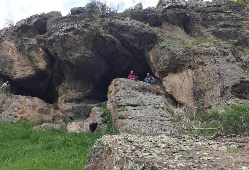 تختخواب و صبحانه Master S House Dayan