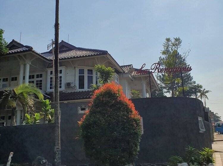 تختخواب و صبحانه La Rengganis