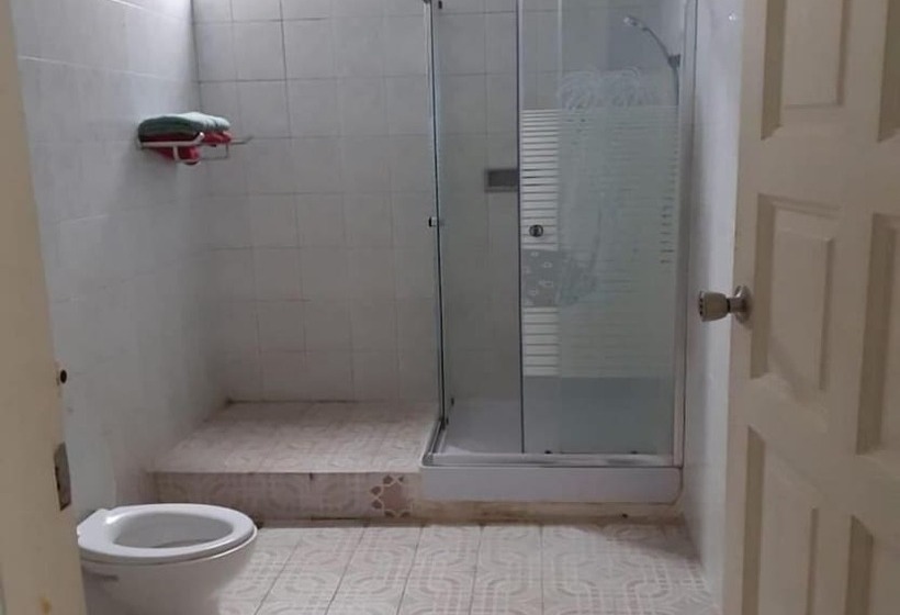 تختخواب و صبحانه La Rengganis