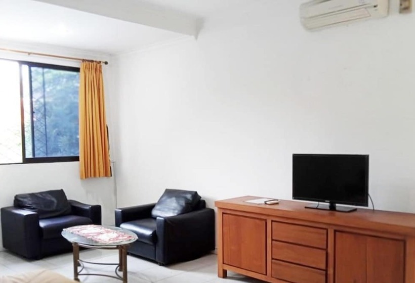 تختخواب و صبحانه La Rengganis