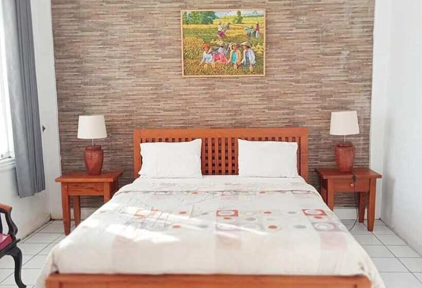 تختخواب و صبحانه La Rengganis