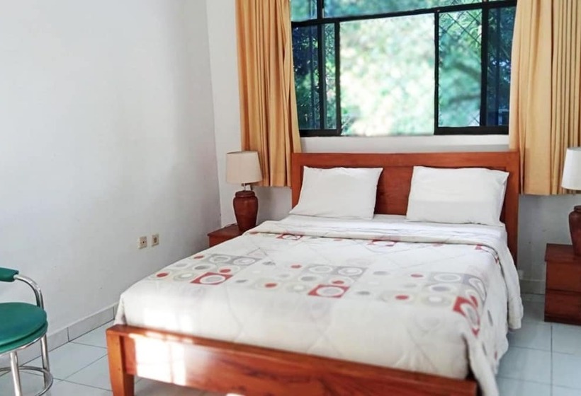 تختخواب و صبحانه La Rengganis