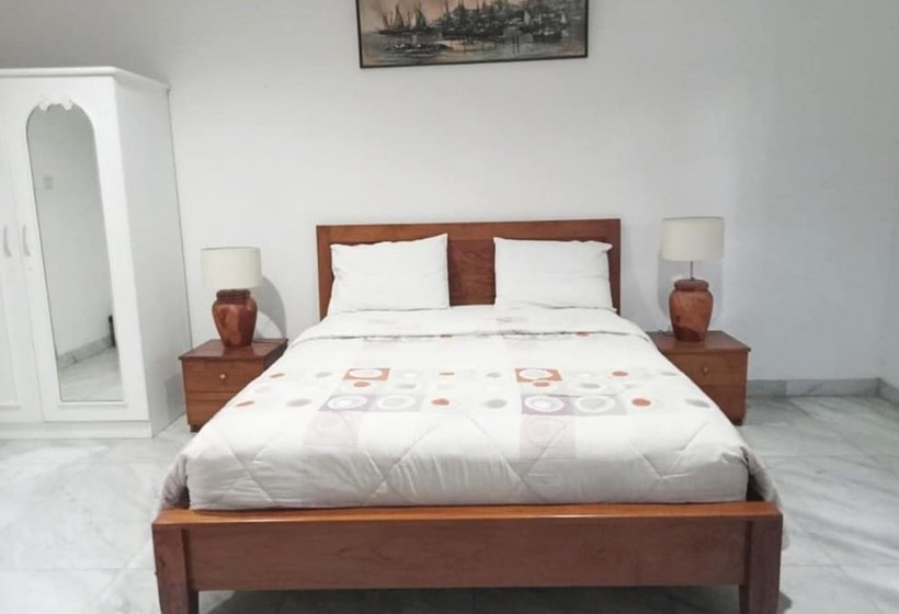 تختخواب و صبحانه La Rengganis