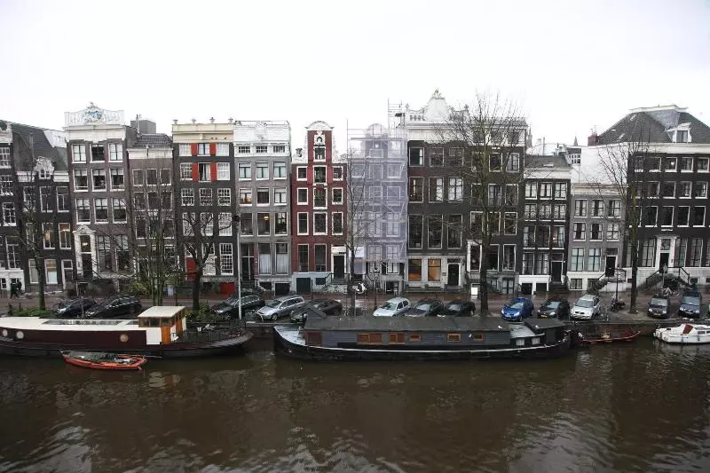 هتل Canal View Suite