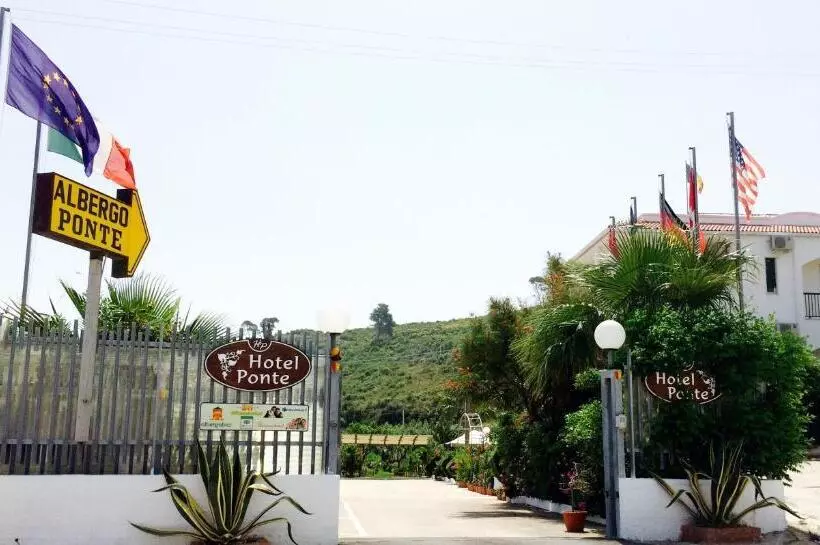 Hotelli Ponte