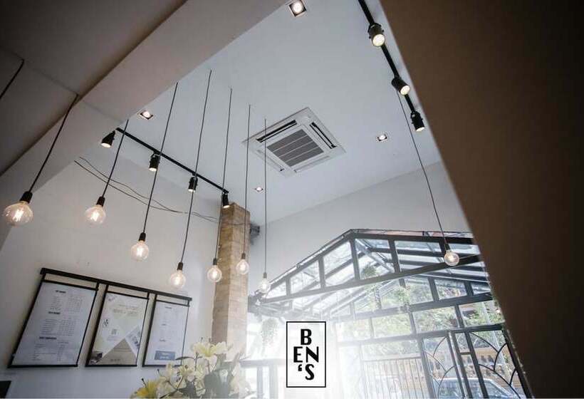 Lebou Boutique Hostel