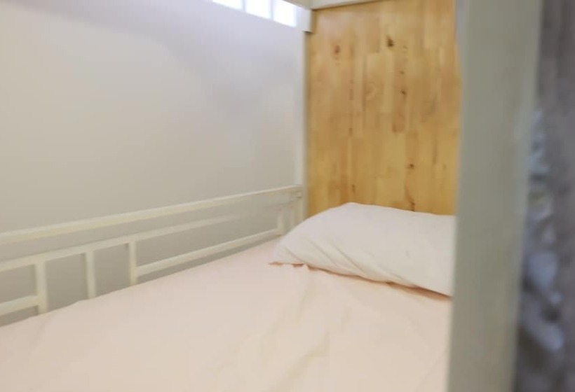 Lebou Boutique Hostel