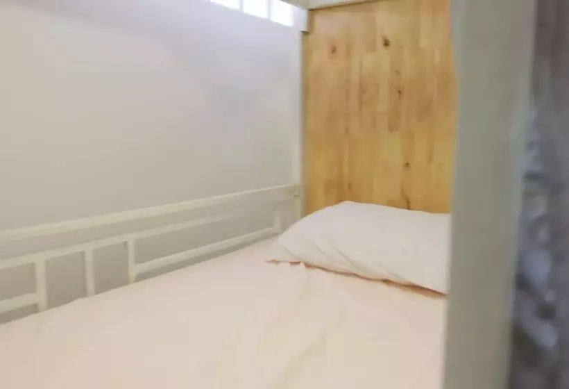 Lebou Boutique Hostel
