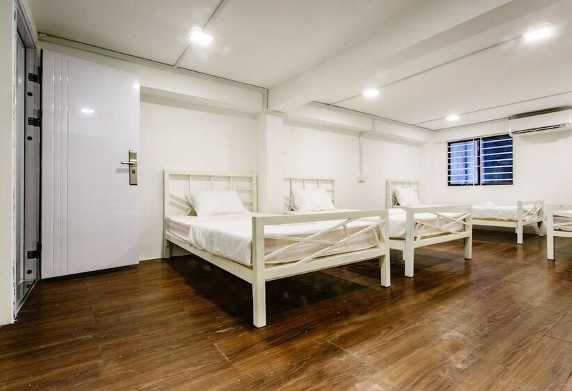 Lebou Boutique Hostel