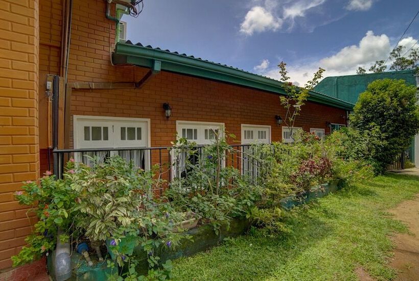 פנסיון Hanthana Holiday Rooms