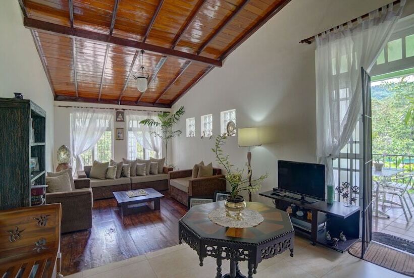 פנסיון Hanthana Holiday Rooms