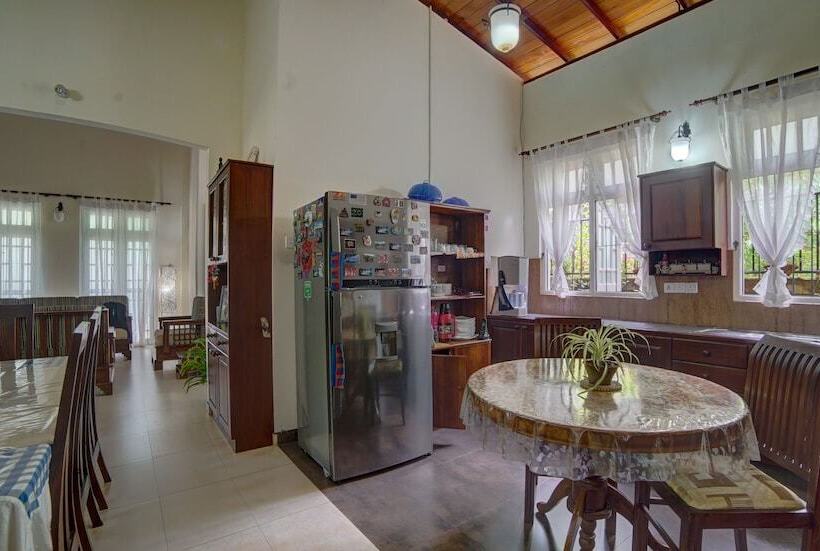 פנסיון Hanthana Holiday Rooms