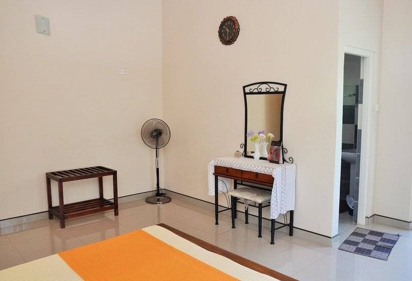 פנסיון Hanthana Holiday Rooms
