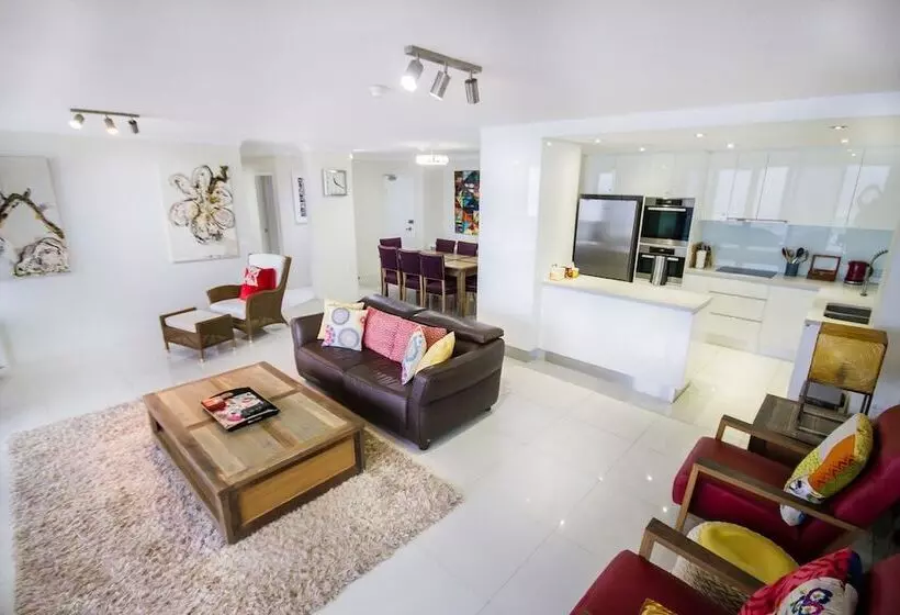 Albatross North Apartments