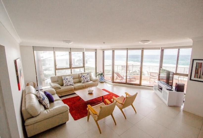 Albatross North Apartments