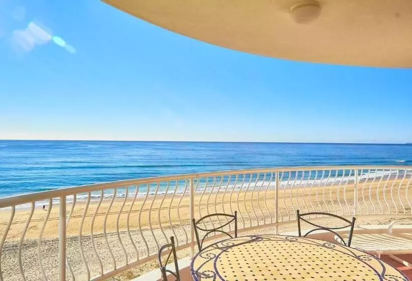 Albatross North Apartments