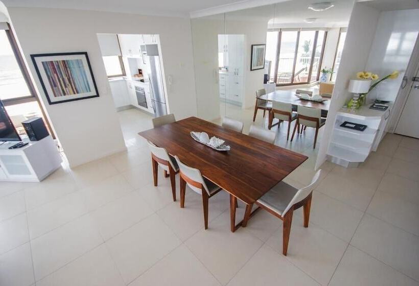 Albatross North Apartments