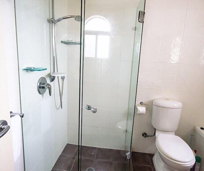 Albatross North Apartments