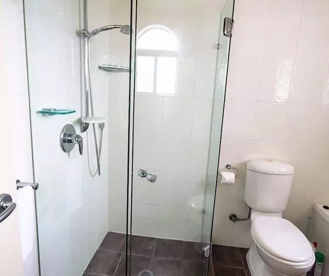 Albatross North Apartments