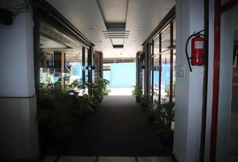 ホテル Avinash Residency