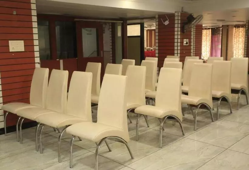 ホテル Avinash Residency