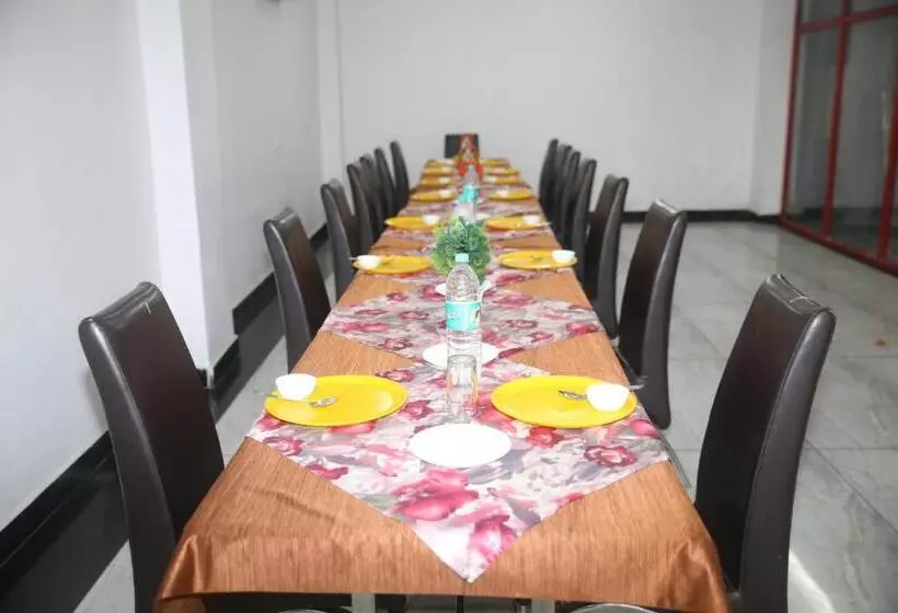 ホテル Avinash Residency