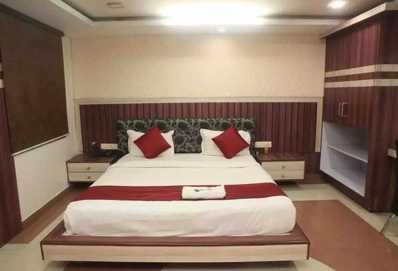 ホテル Avinash Residency