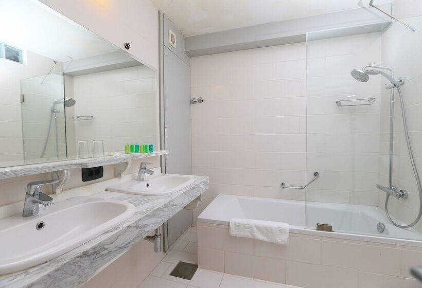 هتل Cimer Saframarine Beach Resort