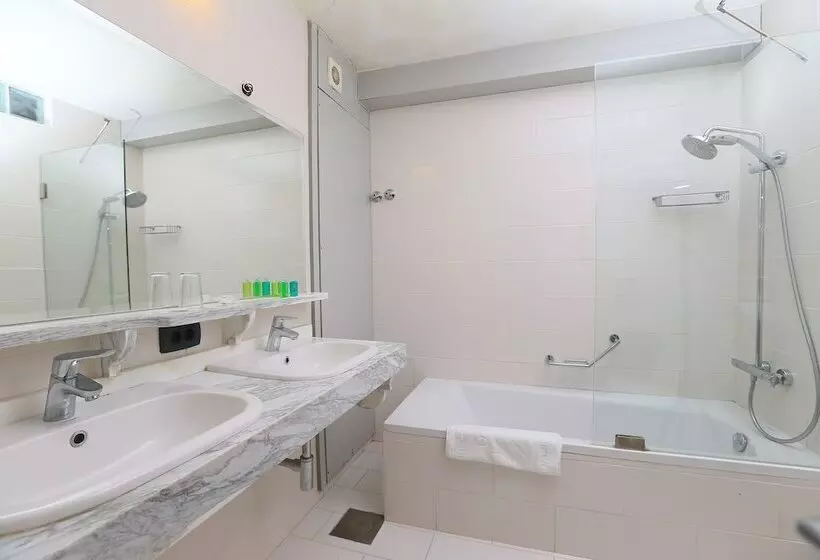هتل Cimer Saframarine Beach Resort