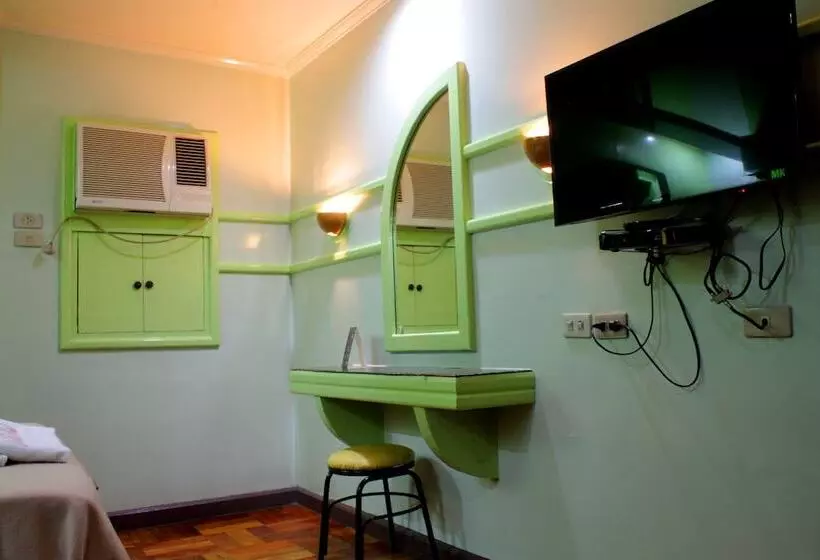 هتل Mahal Kita Drive Inn