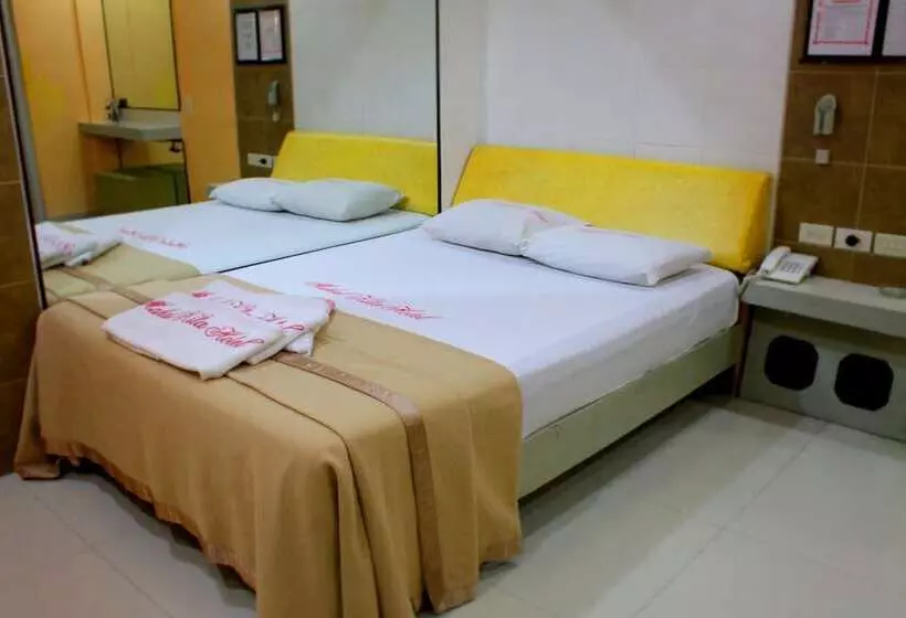 هتل Mahal Kita Drive Inn