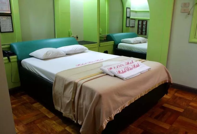 هتل Mahal Kita Drive Inn